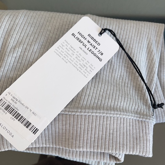 ALO Yoga Blissful Ribbed Set - Small - Picture 7 of 7